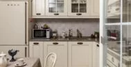 Фото кухни в классическом стиле 12 м