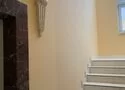 Облицовка кафелем ступенек в парадной