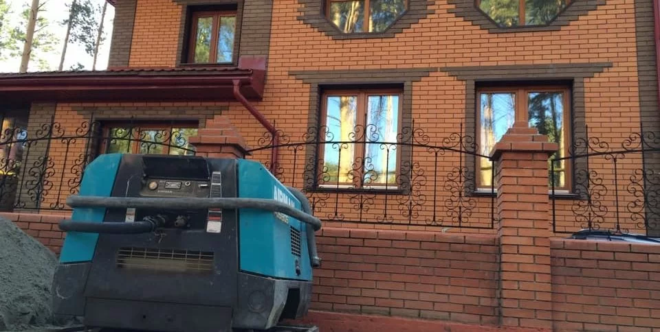 Установка подъезжает на объект