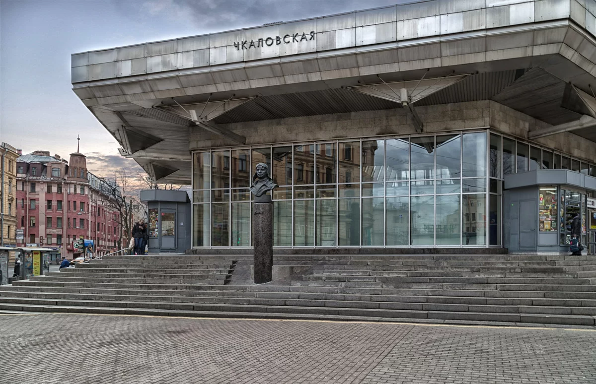 Услуги ремонта в районе “Чкаловской” (СПб)
